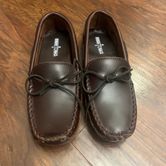 Classic Minnetonka Driving Mocassin-NWOT Men’s-size 8 and Women’s size 10 - Picture 2 of 11